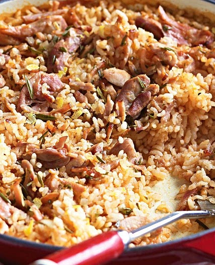 Oven-baked tomato and chicken risotto