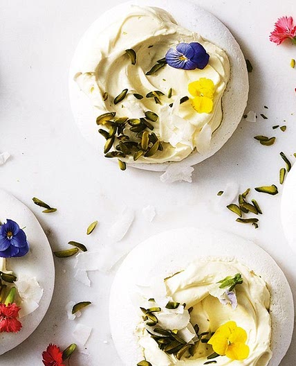 Vegan pavlova