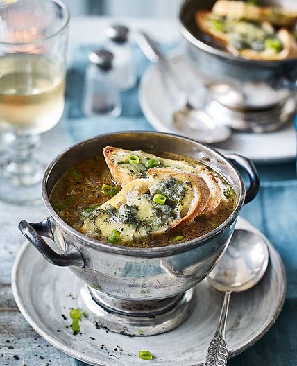 Three-onion soup with stilton croutons