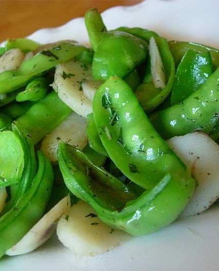 Snow Peas with Water Chestnuts