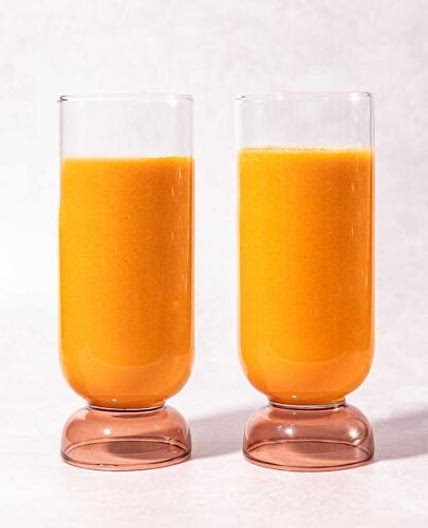 5 Minute Raw Carrot + Fresh Ginger Smoothie