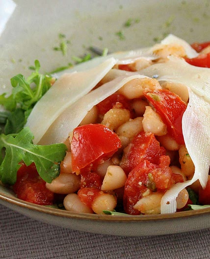 Arugula Salad with Cannellini Beans