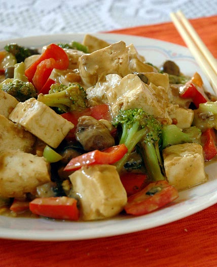 Tofu and Veggies in Peanut Sauce