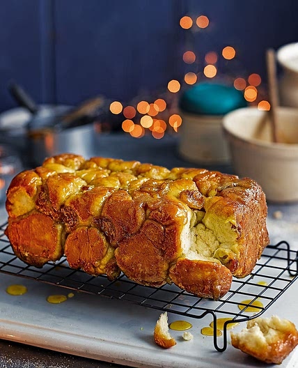 Banana monkey bread