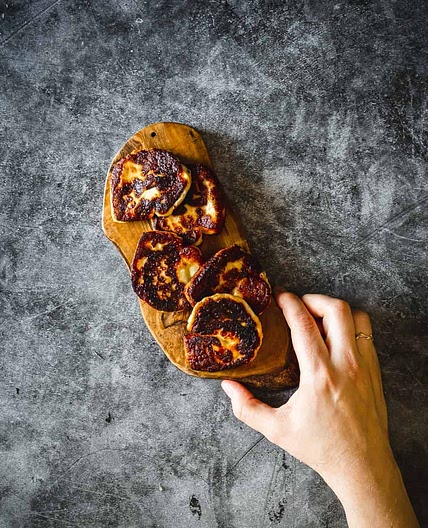 How to Cook Halloumi Cheese (Grilled and Fried Halloumi Recipes)