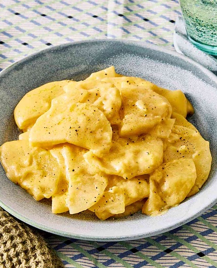 Slow Cooker Scalloped Potatoes