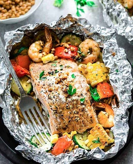 Mediterranean Salmon Foil Packets with Lentils