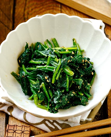 Japanese Spinach Salad with Sesame Dressing (Gomaae)
