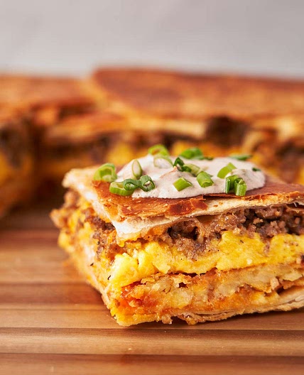 Breakfast Crunchwrap Casserole