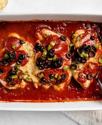 Pizza Chicken Is Our New Favorite One-Pan Weeknight Dinner Casserole