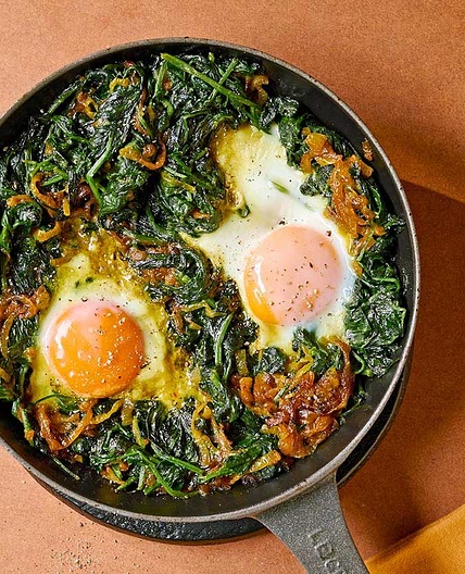 Persian spinach & onion fried eggs (nargesi-e esfenaj)