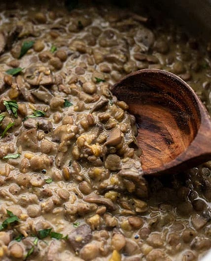 Lentils with Creamy Mushroom Gravy