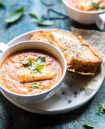 6 Ingredient Creamy Roasted Tomato Soup