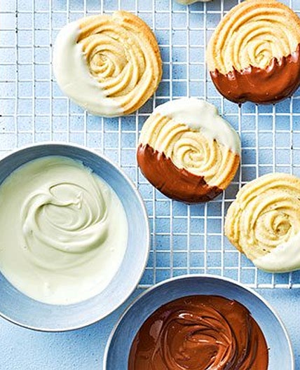 Double-dipped shortbread cookies