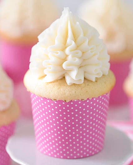Moist Vanilla Cupcakes