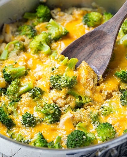 One Pan Cheesy Chicken and Broccoli with Quinoa