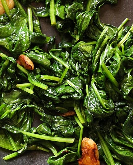 Wilted Baby Spinach with Garlic and Oil
