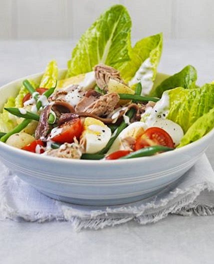Healthy salad Niçoise