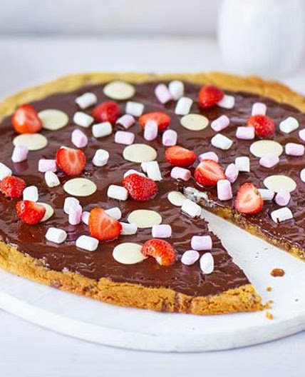 Cookie dough pizza