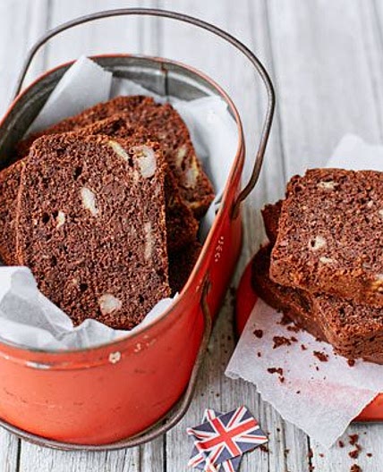 Dark chocolate, banana & rye loaf