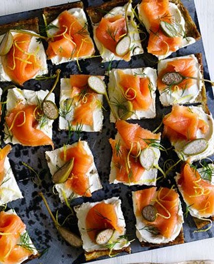 Potato cakes with smoked salmon & cream cheese
