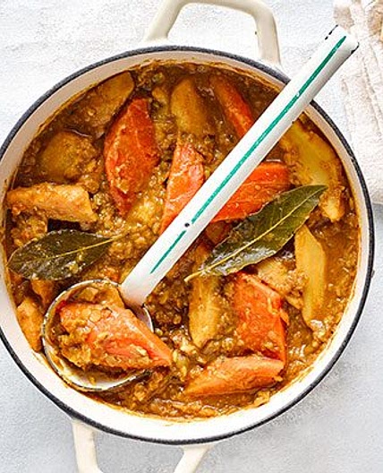 Slow cooker spiced root & lentil casserole