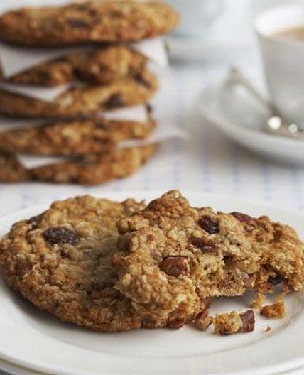 Maple, pecan & raisin oaty cookies