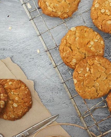 Quick and easy ANZAC biscuits recipe