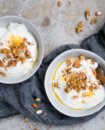 Honig-Skyr mit Nüssen