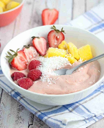 Strawberry Smoothie Bowl (Dairy-Free)