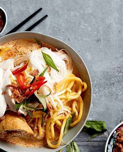 Malaysian chicken curry laksa