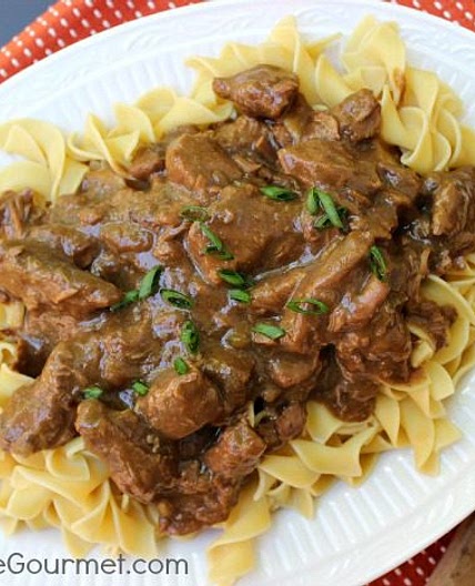 Creamy Slow Cooker Beef and Noodles Recipe