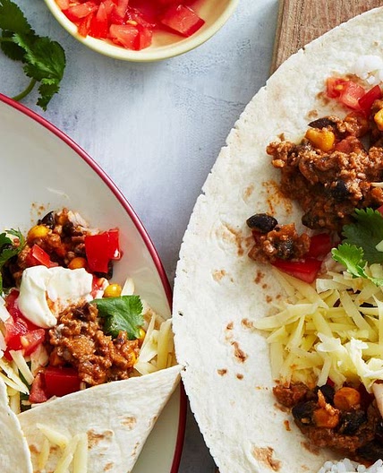 Jumbo chilli con carne burritos recipe