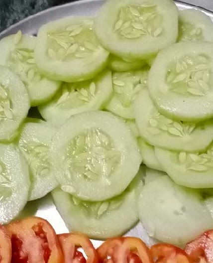 ककड़ी टमाटर सलाद (kakdi tamatar salad recipe in Hindi)