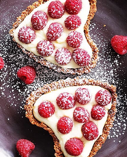 White chocolate cream heart tarts