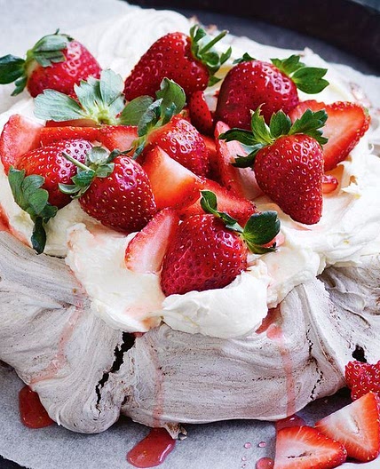 5-ingredient chocolate pavlova