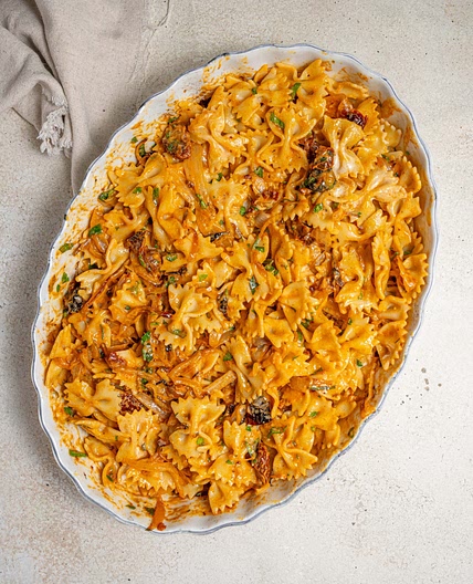 One Pan Caramelized Onion Pasta