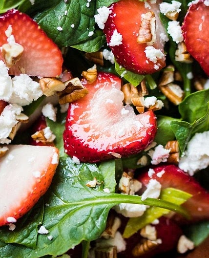 Paleo & Keto Strawberry Spinach Salad