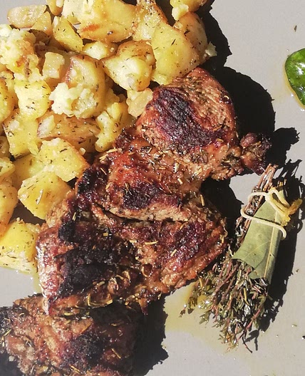 Epaule d'agneau au barbecue