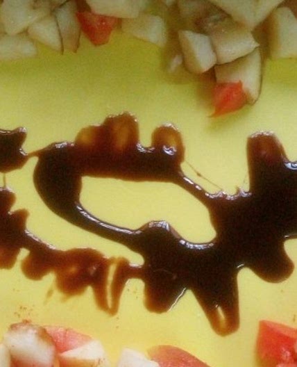 फ्रूट चाट चॉकलेट के साथ