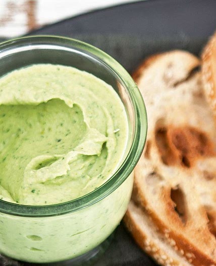 Spicy broad bean, pea and goat's cheese pâté