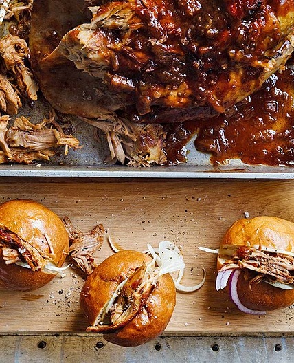 Slow-cooker pulled-pork sliders