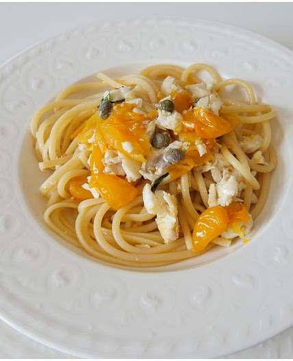 Spaghetti con ragù di spigola