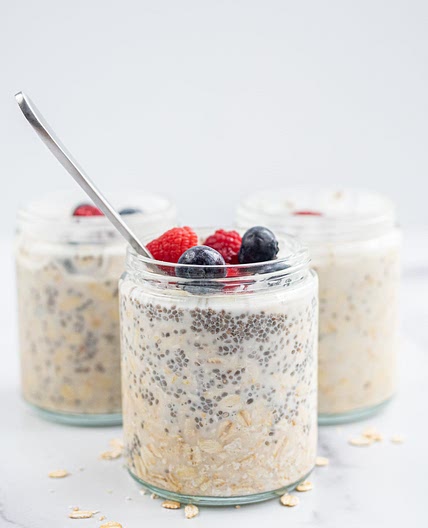 Vegan Chia Overnight Oats (ready in 5-minutes!)