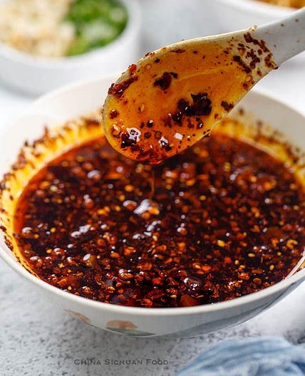 How to Make Chinese Red Oil (Difficult Version)