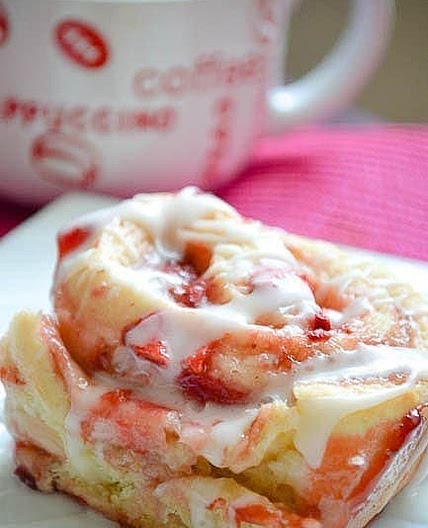 Strawberry Cinnamon Rolls