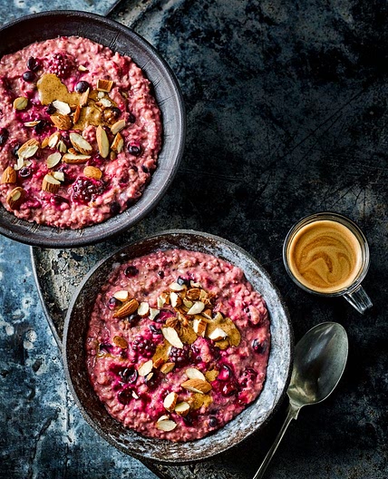 Berry and nut butter porridge