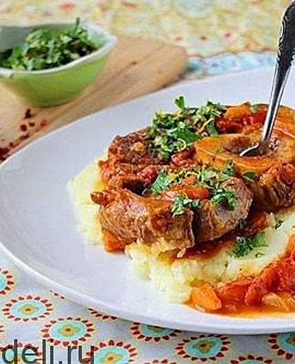 Оссо буко или тушеная говядина с овощами