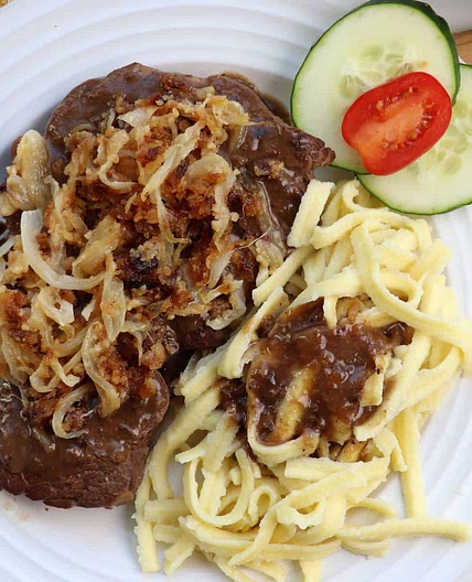 Zwiebelrostbraten - Swabian Onion Rostbraten
