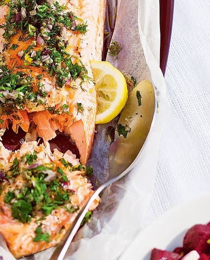 Barbecued salmon with herbs and capers